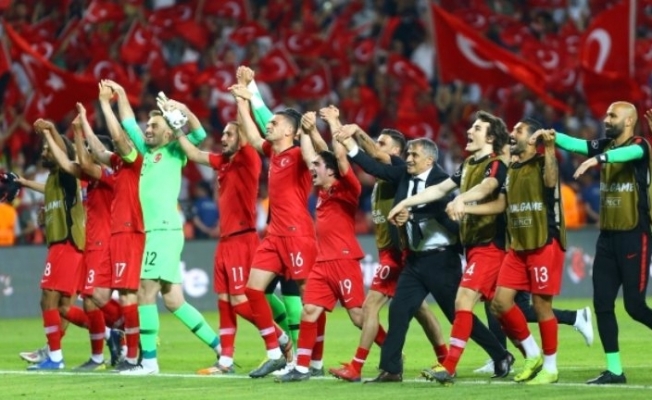 Türkiye Dünya Şampiyonu Fransa'yı 2 - 0 Mağlup Etti!