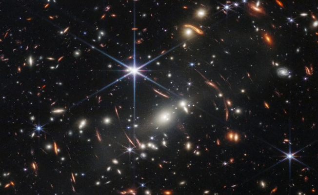 James Webb Uzay Teleskobu evrenin en net fotoğrafını çekti!