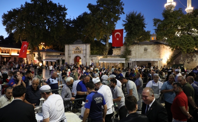 “Türkiye Aşkına” Eyüpsultan Meydanı’nda buluştuk