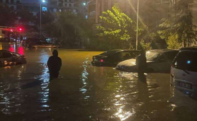 İstanbul'da sel sonrası acı manzara