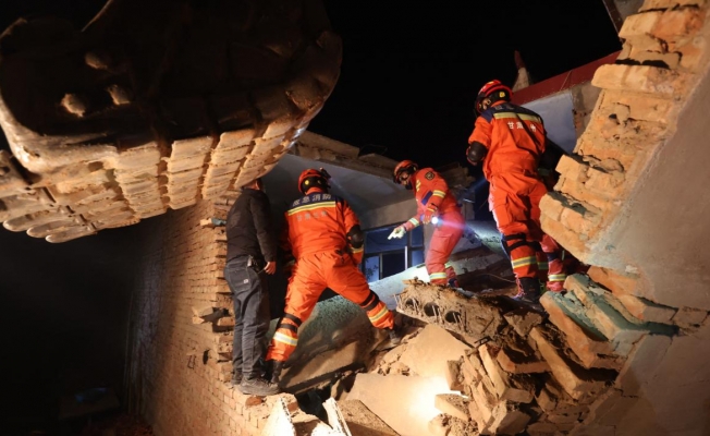 Çin'de 6,2 büyüklüğünde deprem! 111 kişi yaşamını yitirdi,220 kişi yaralandı.