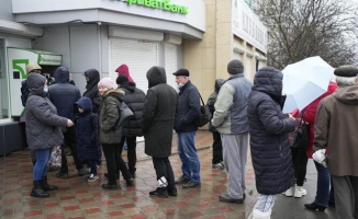 Ukrayna'da bankalardan döviz çekmek yasaklandı!