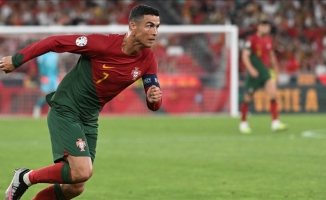 Portekizli Ronaldo, milli takım formasıyla 200 maça çıkan ilk futbolcu oldu