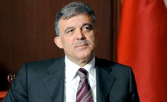 Abdullah Gül, 30 Ağustos'u yorumları kapatarak kutladı
