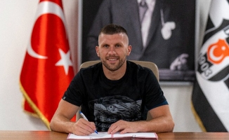 Beşiktaş, Ante Rebic'i kadrosuna kattı