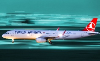 THY'nin İstanbul-Antalya Seferini Yapan Uçağına Yıldırım İsabet Etti: Pilot Acil İniş Yaptı.
